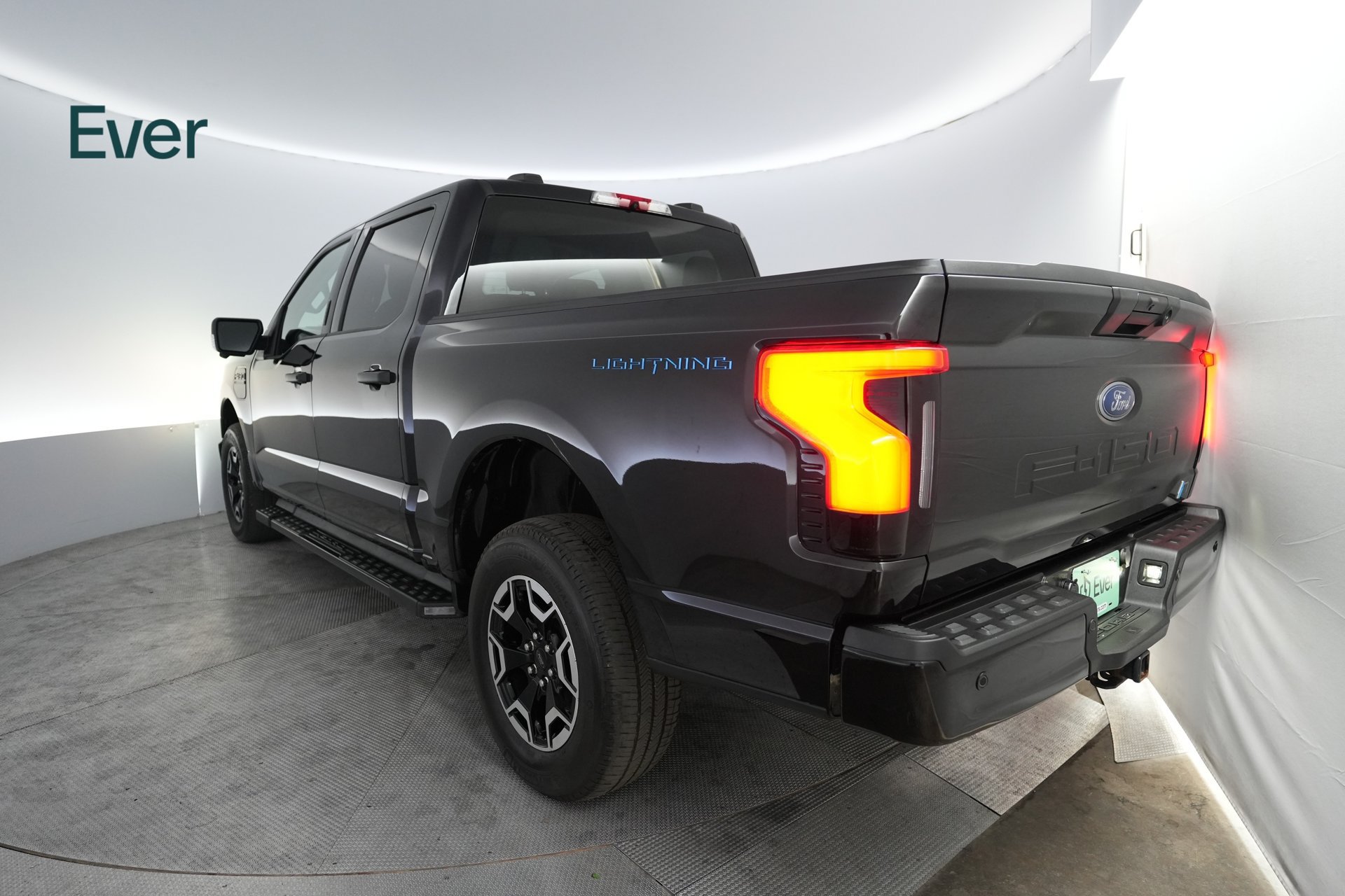 Used 2023 Ford F150 Lightning XLT AWD/4WD image 3
