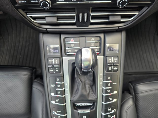 Used 2021 Porsche Macan image 35
