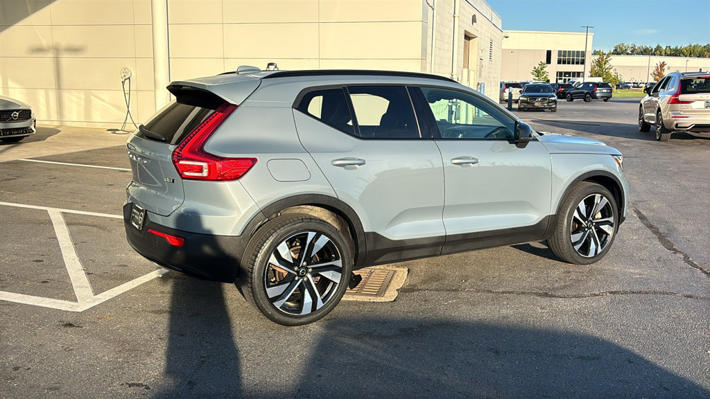 Certified 2023 Volvo XC40 B5 Plus w/ Climate Package AWD/4WD image 28