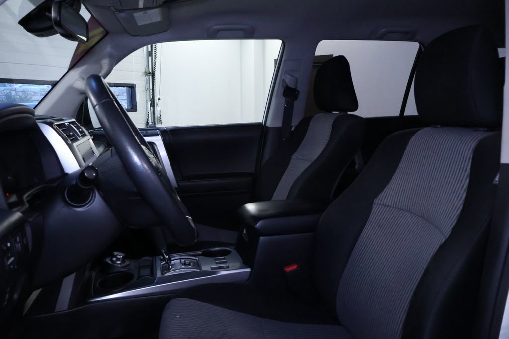 Used 2021 Toyota 4Runner SR5 AWD/4WD image 14