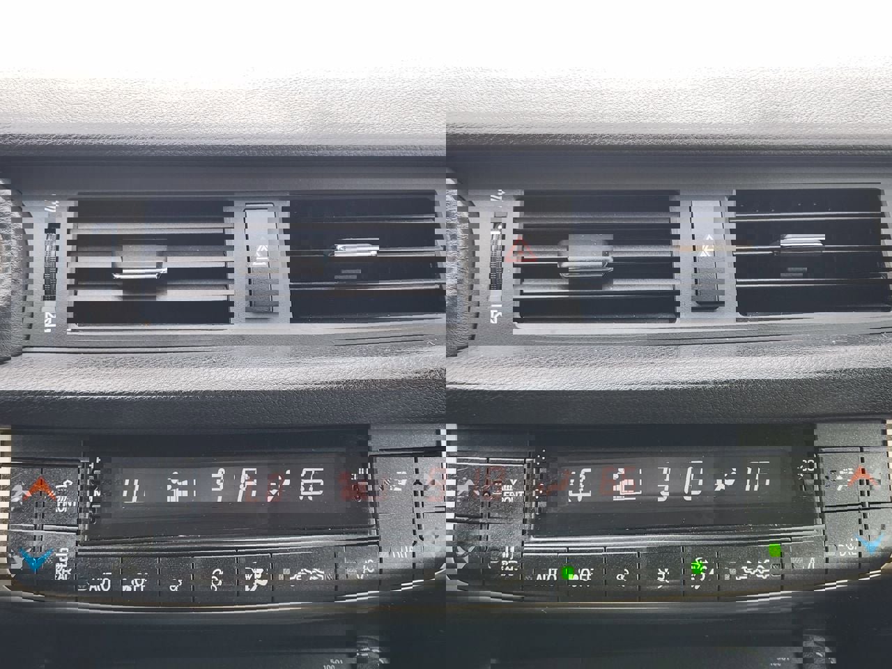 Used 2014 Lexus CT 200h image 17