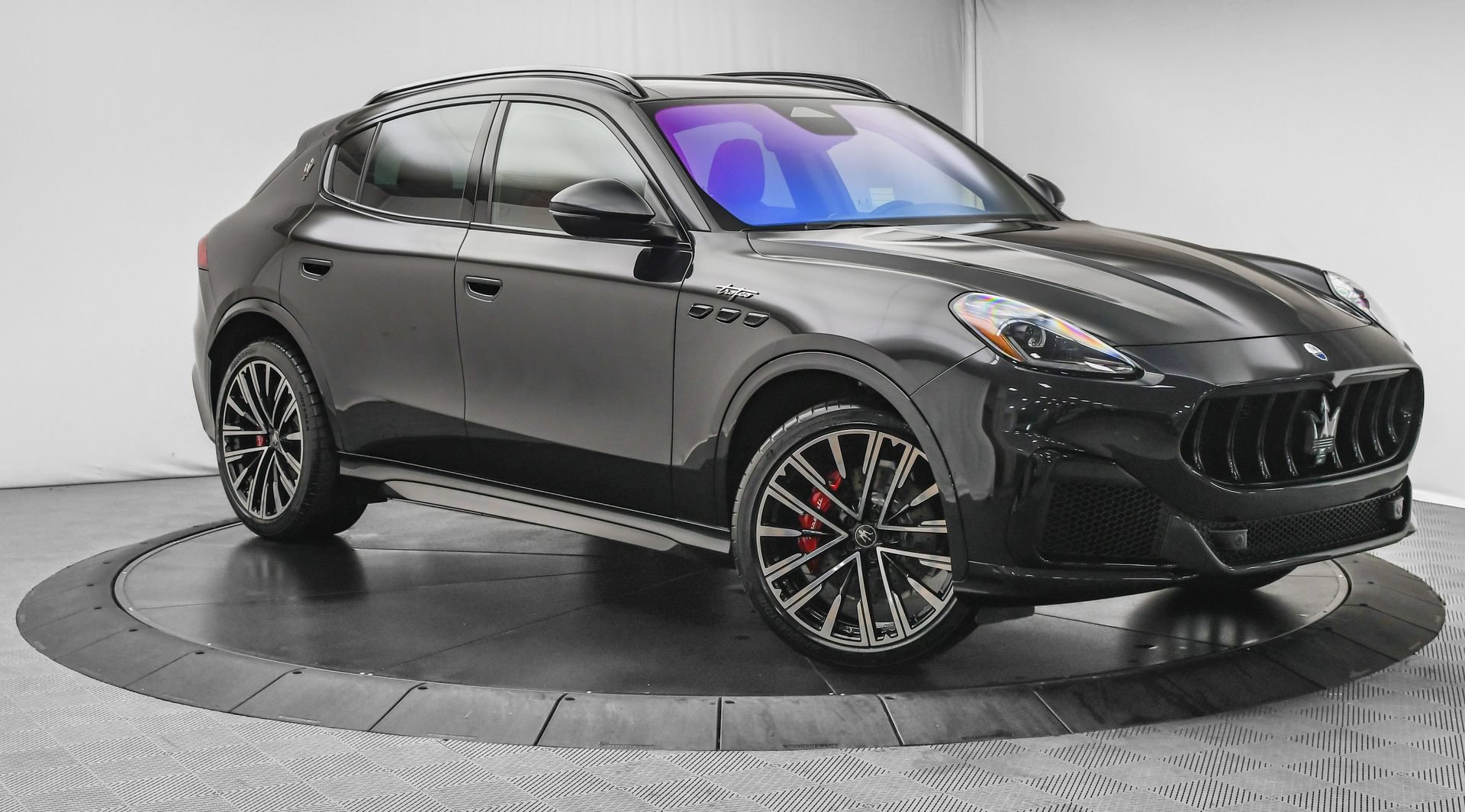 Used 2025 Maserati Grecale Modena AWD/4WD image 1