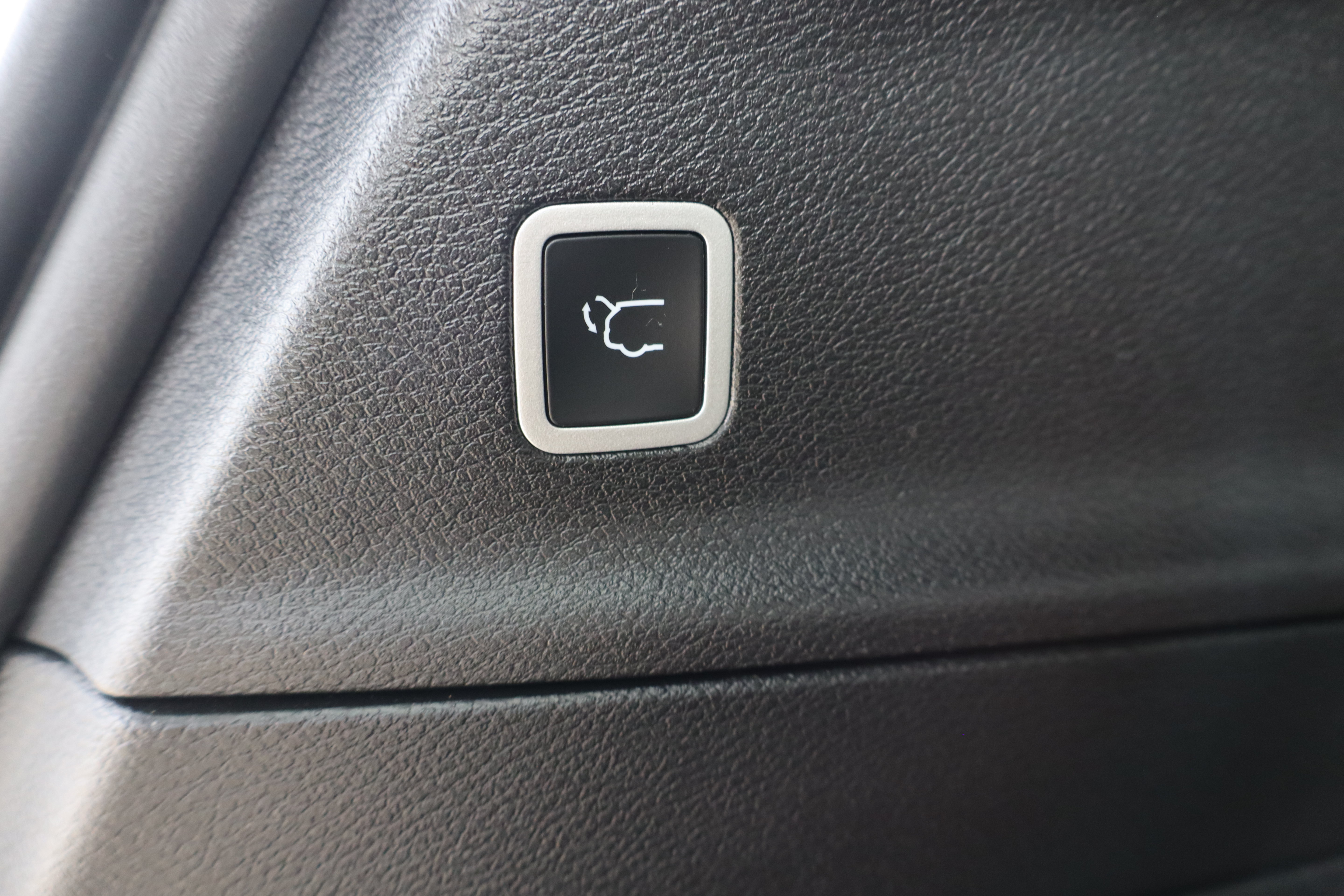 Used 2025 Chrysler Pacifica Limited FWD image 31