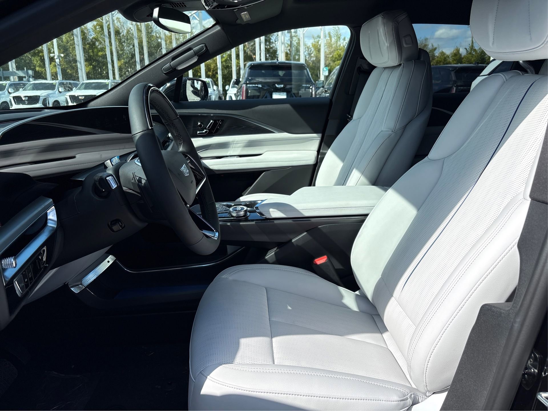 New 2026 Cadillac Lyriq Luxury image 9