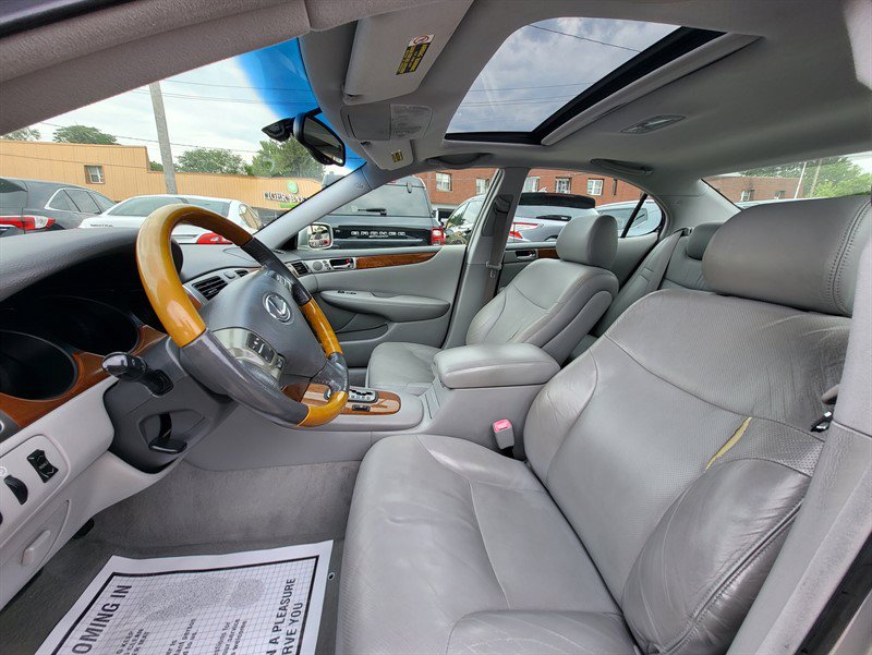 Used 2005 Lexus ES 330 FWD image 10