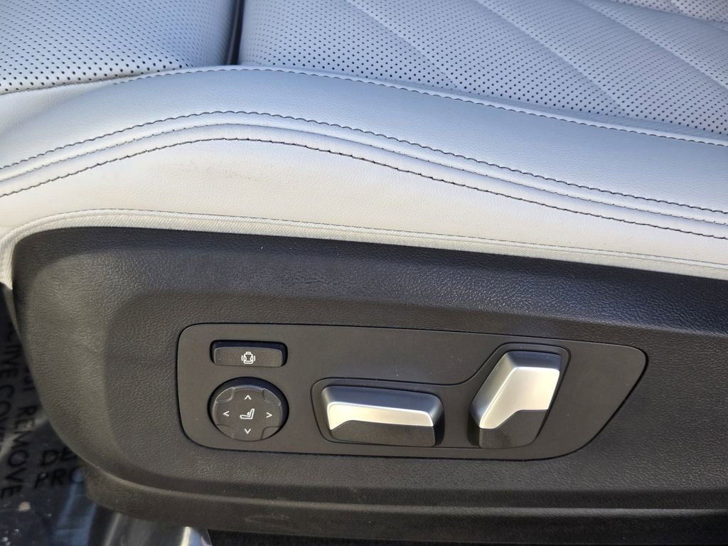 New 2026 BMW X5 xDrive50e w/ Premium Package image 26