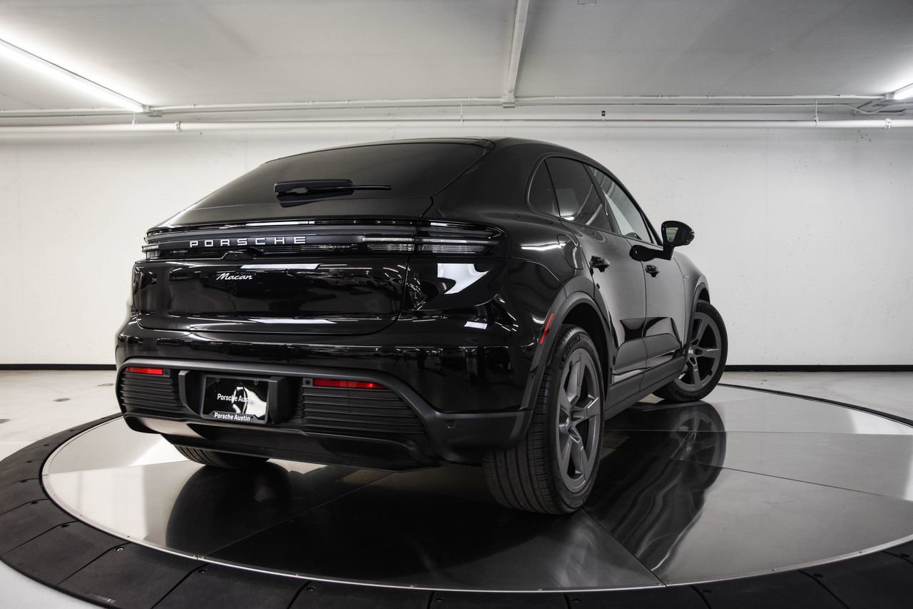 Certified 2025 Porsche Macan Electric image 7