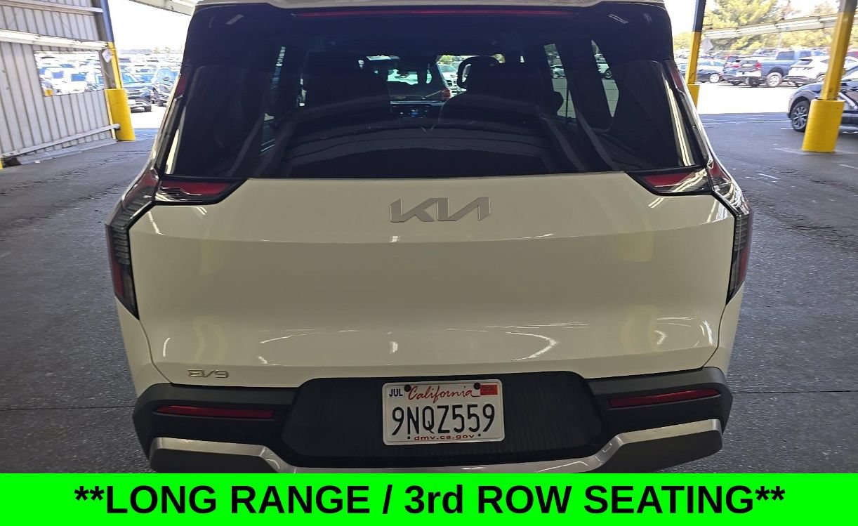 Certified 2024 Kia EV9 Light Long Range RWD image 3