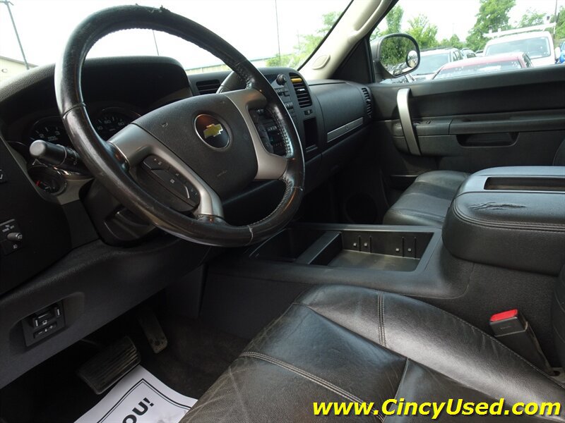 Used 2013 Chevrolet Silverado 2500 LT w/ Interior Plus Package AWD/4WD image 12