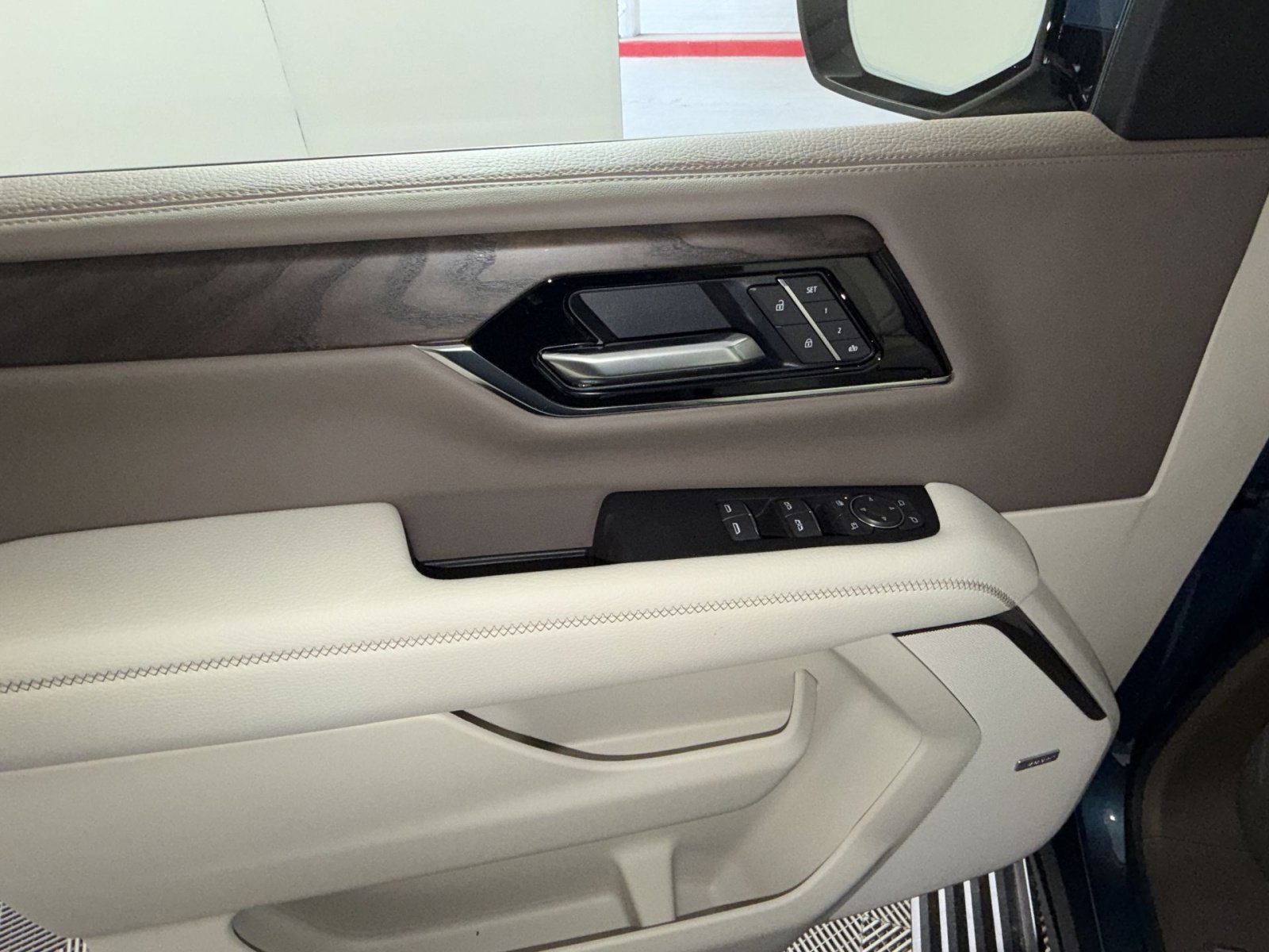 New 2026 GMC Yukon XL Denali w/ Denali Reserve Package image 15