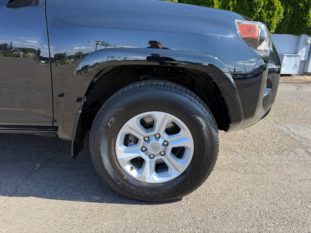 Certified 2023 Toyota 4Runner SR5 Premium w/ Moonroof Package AWD/4WD image 11
