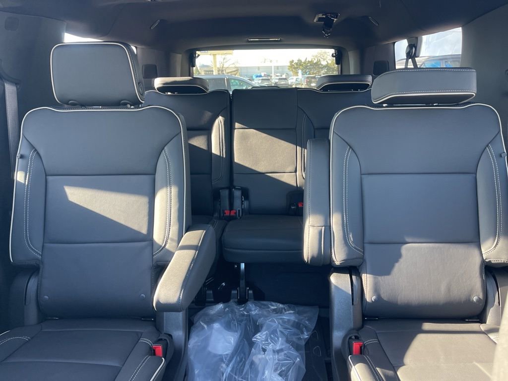 New 2026 Chevrolet Suburban Premier w/ Sun And Tow Package image 39