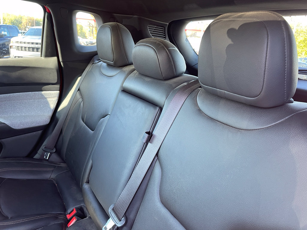 Used 2024 Jeep Compass Latitude AWD/4WD image 11