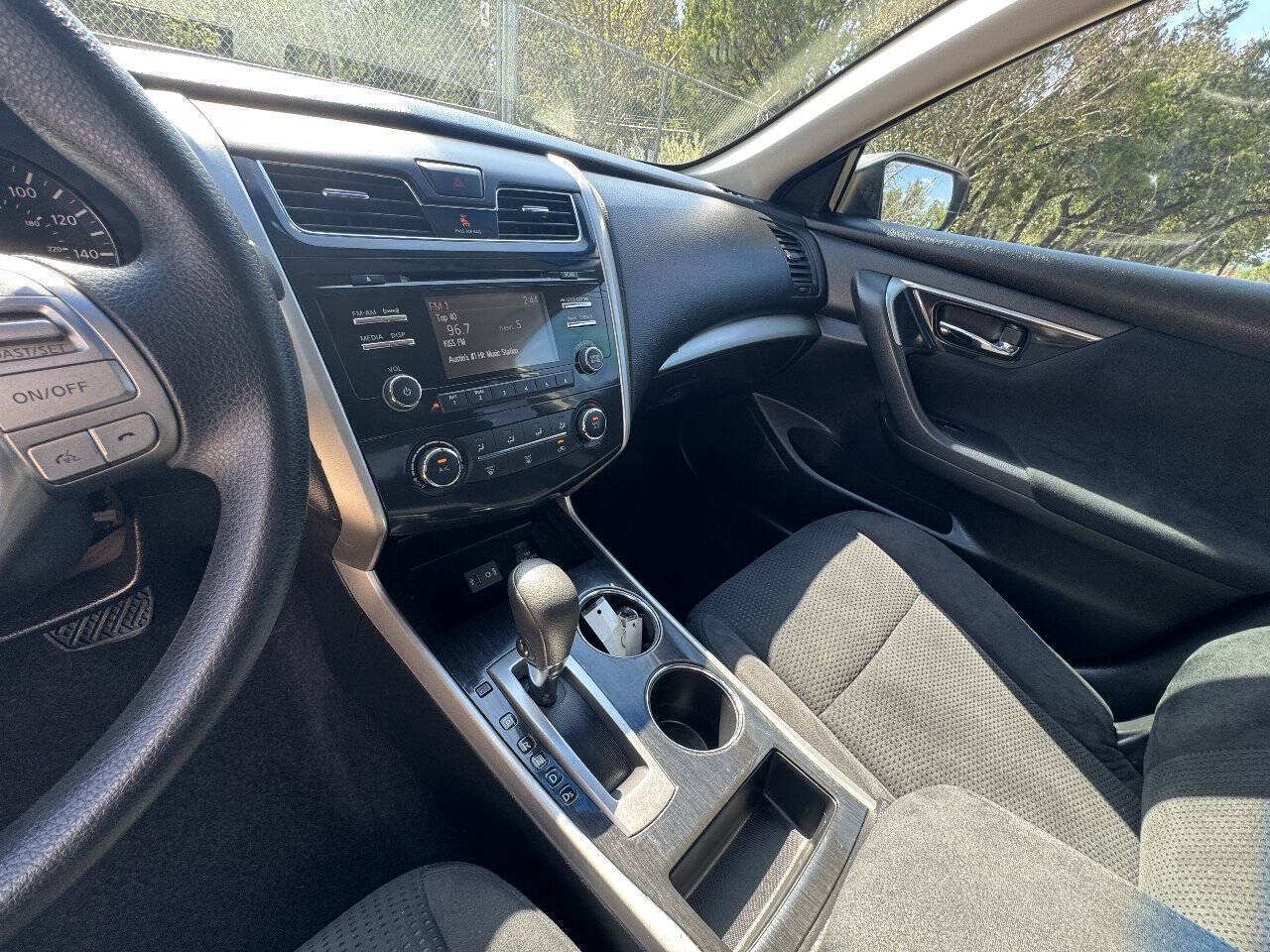 Used 2014 Nissan Altima 2.5 S w/ Display Audio Package FWD image 31