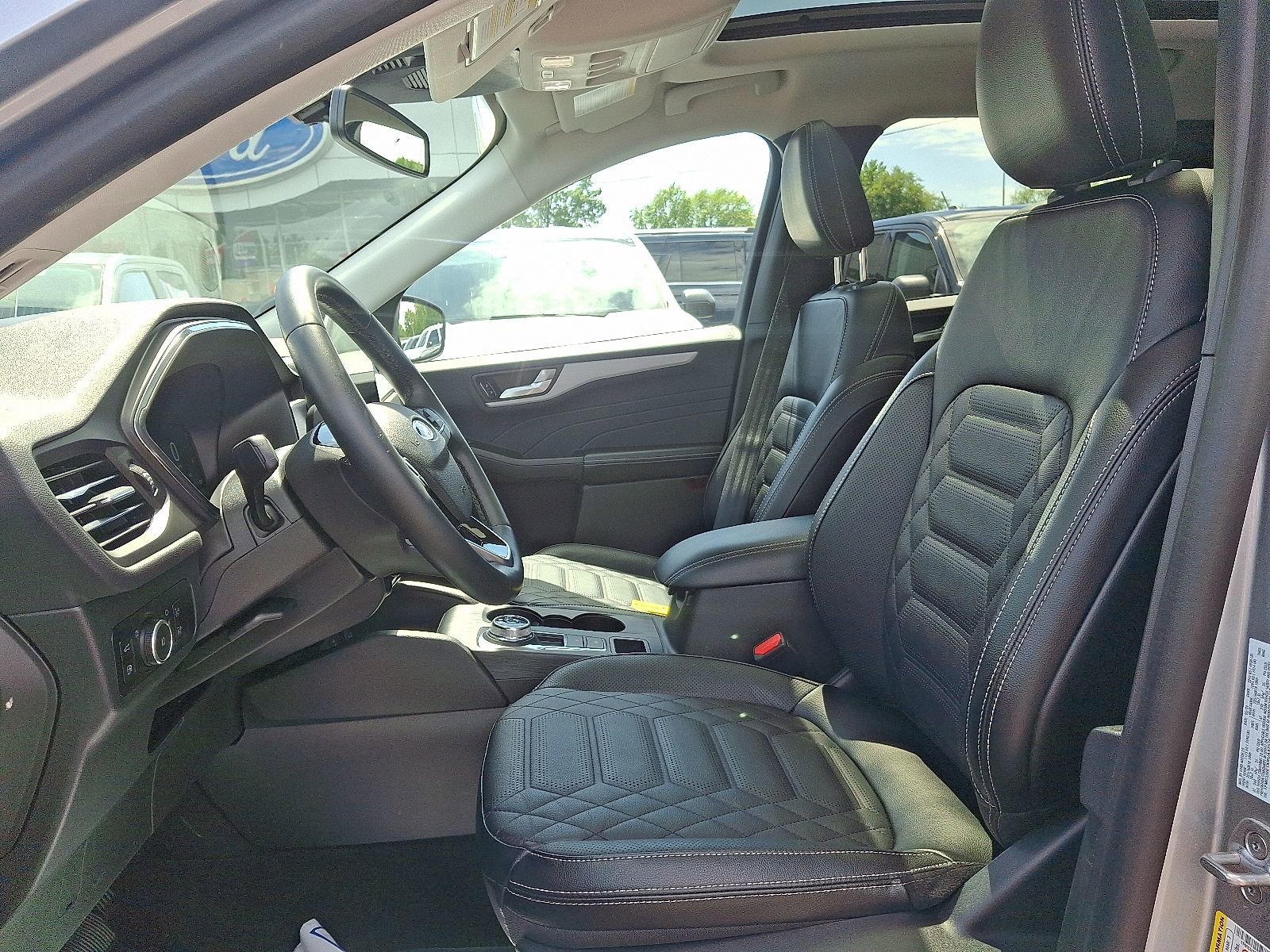 New 2024 Ford Escape SE w/ PHEV Premium Package FWD image 7