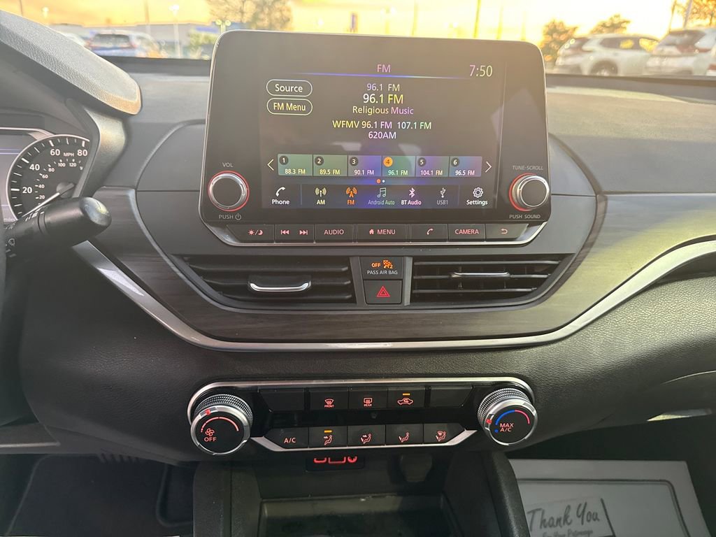 Used 2025 Nissan Altima 2.5 SV FWD image 24