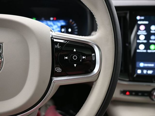 Used 2023 Volvo S90 B6 Plus image 24