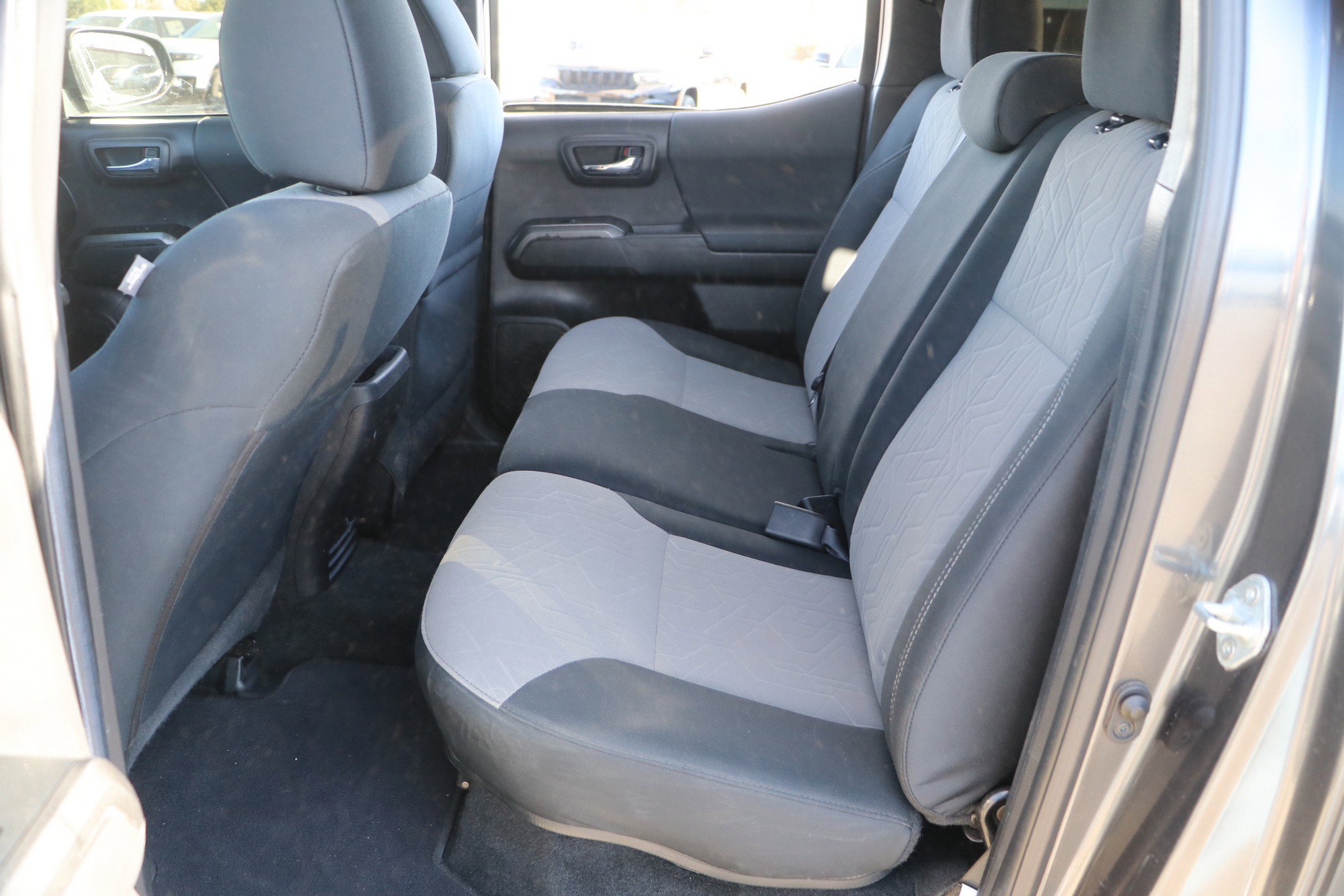 Used 2022 Toyota Tacoma TRD Off-Road image 27