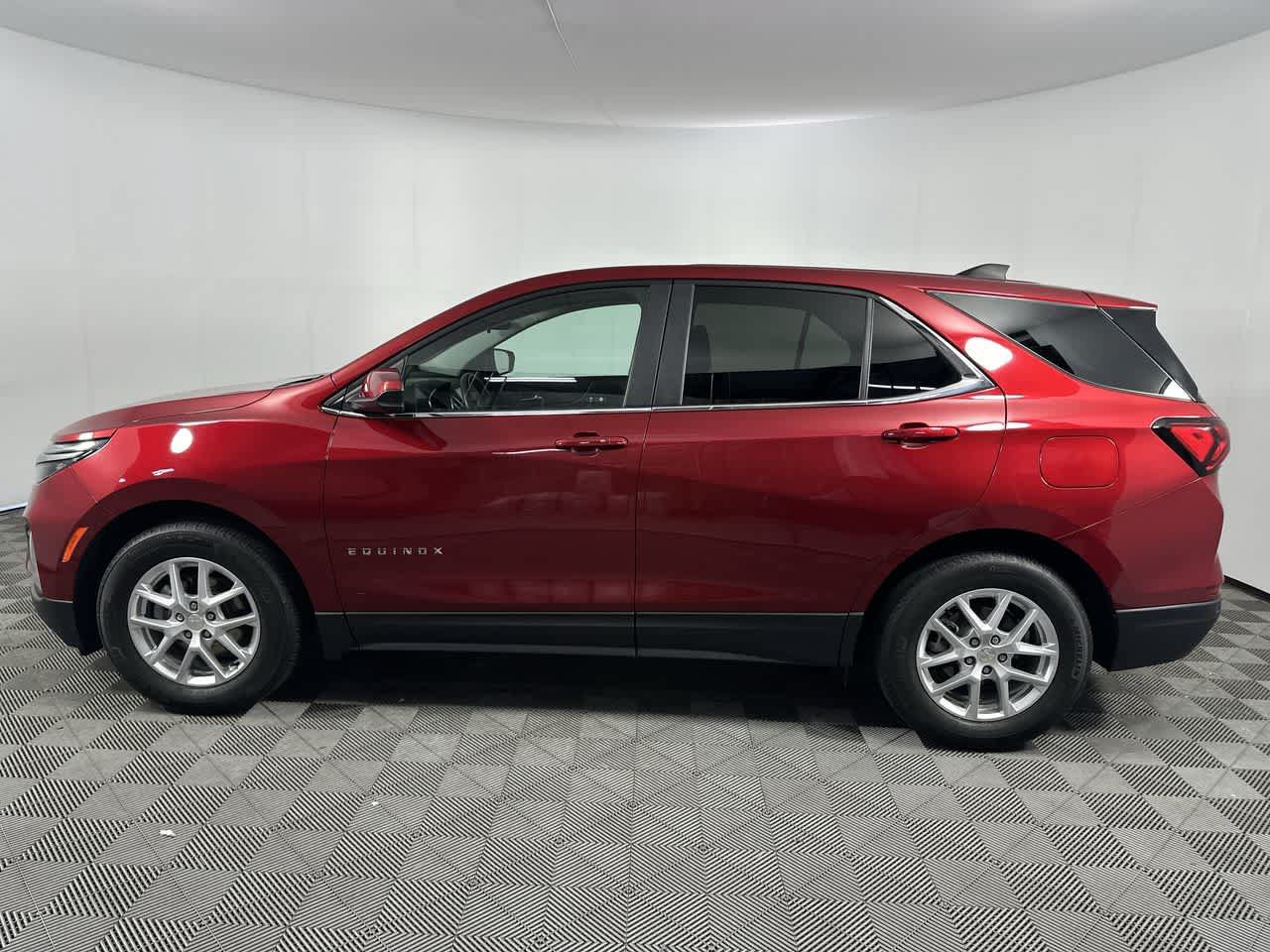 Used 2024 Chevrolet Equinox LT FWD image 12