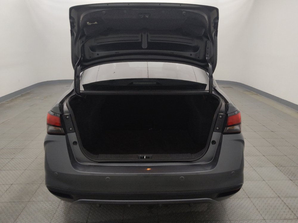 Used 2024 Nissan Versa SR FWD image 29