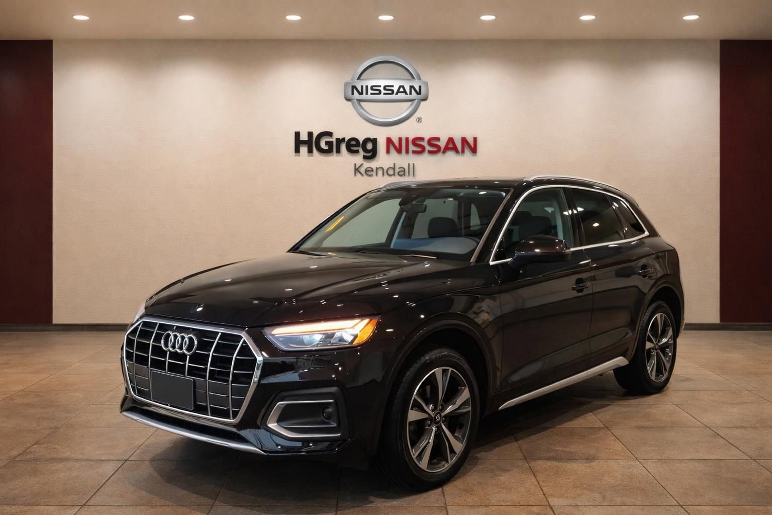 Used 2021 Audi Q5 2.0T Premium Plus w/ Premium Plus Package AWD/4WD image 3