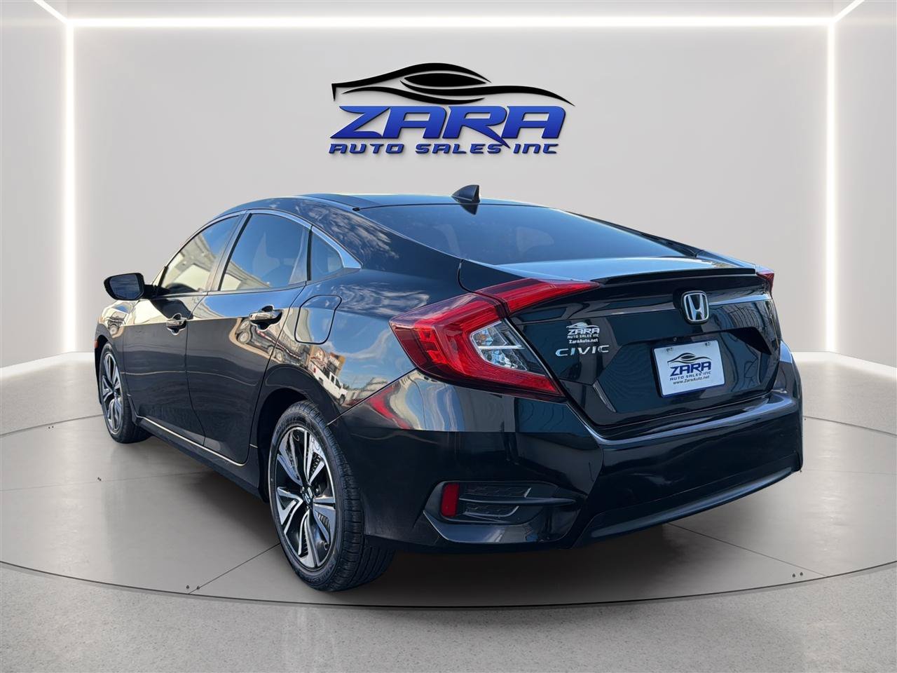 Used 2018 Honda Civic EX-T image 5