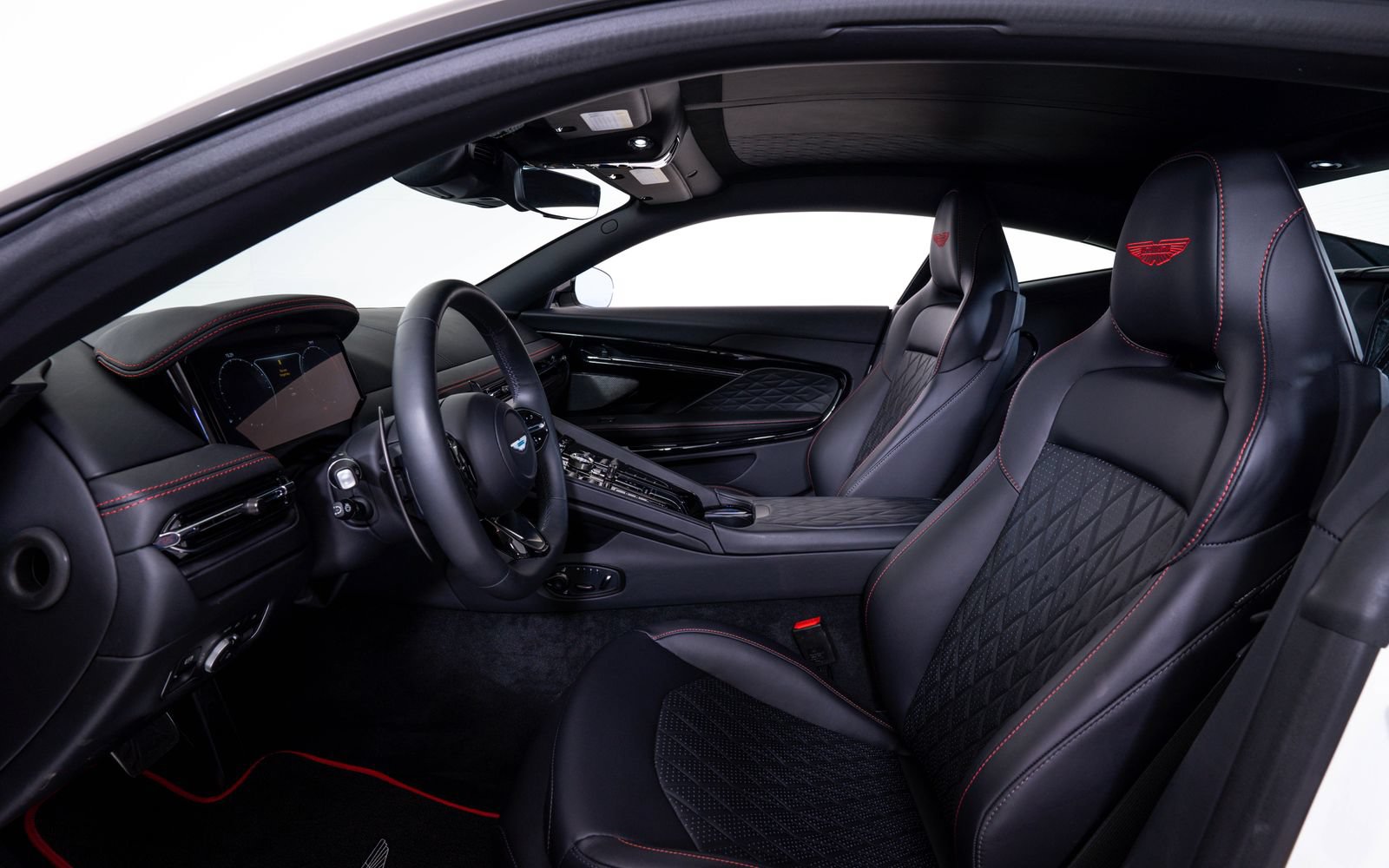 Used 2025 Aston Martin DB12 Coupe RWD image 22