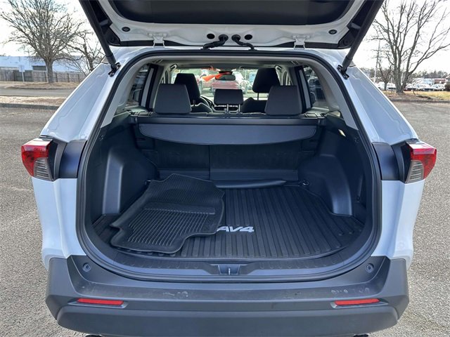 Used 2025 Toyota RAV4 XLE image 14