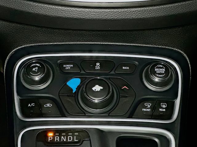 Used 2016 Chrysler 200 Limited image 13