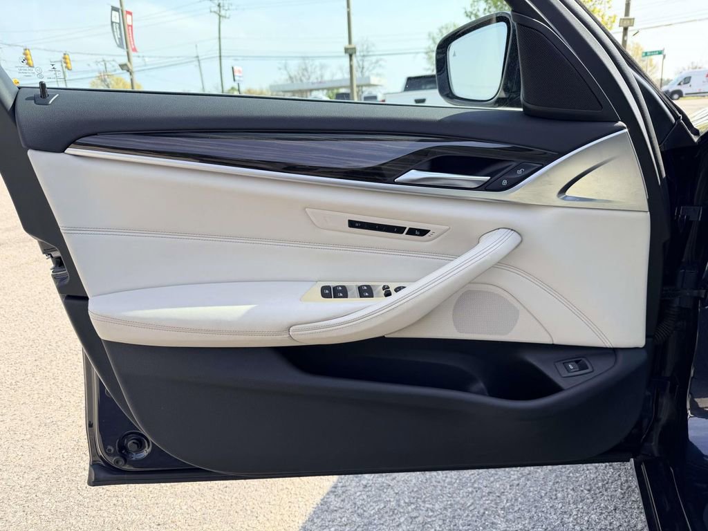 Used 2019 BMW 540i xDrive image 17