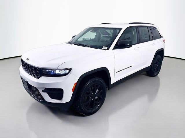 New 2025 Jeep Grand Cherokee Altitude image 3