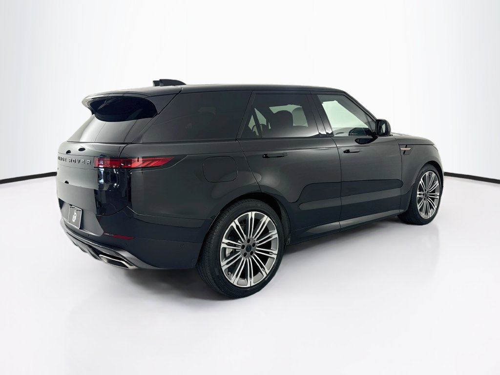 Used 2026 Land Rover Range Rover Sport SE AWD/4WD image 5