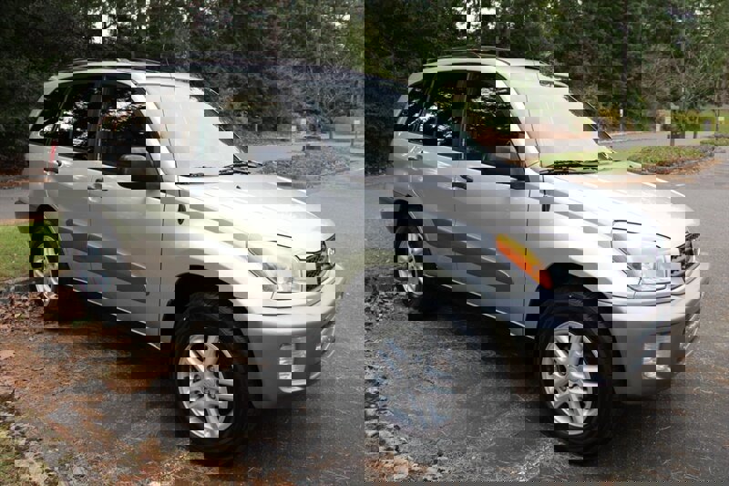 Used 2002 Toyota RAV4 4WD image 2