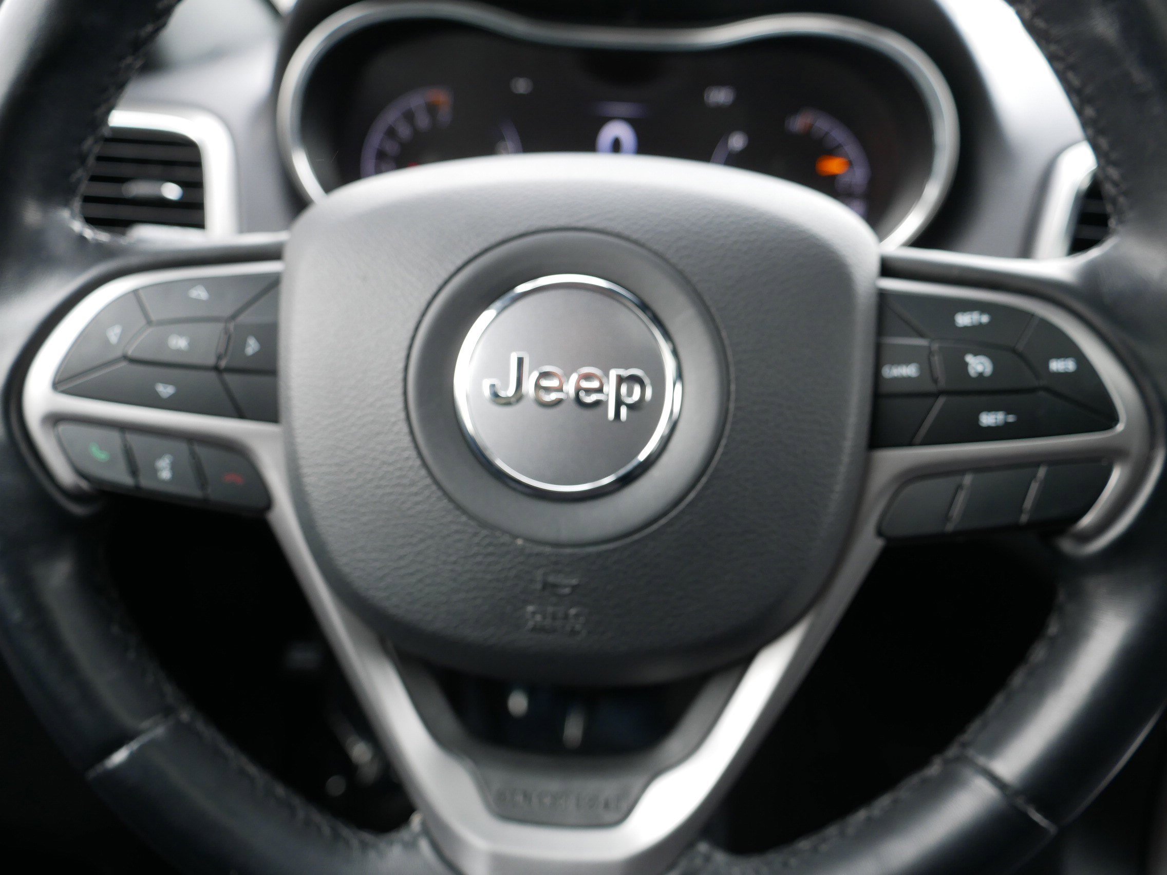 Used 2021 Jeep Grand Cherokee Laredo image 25