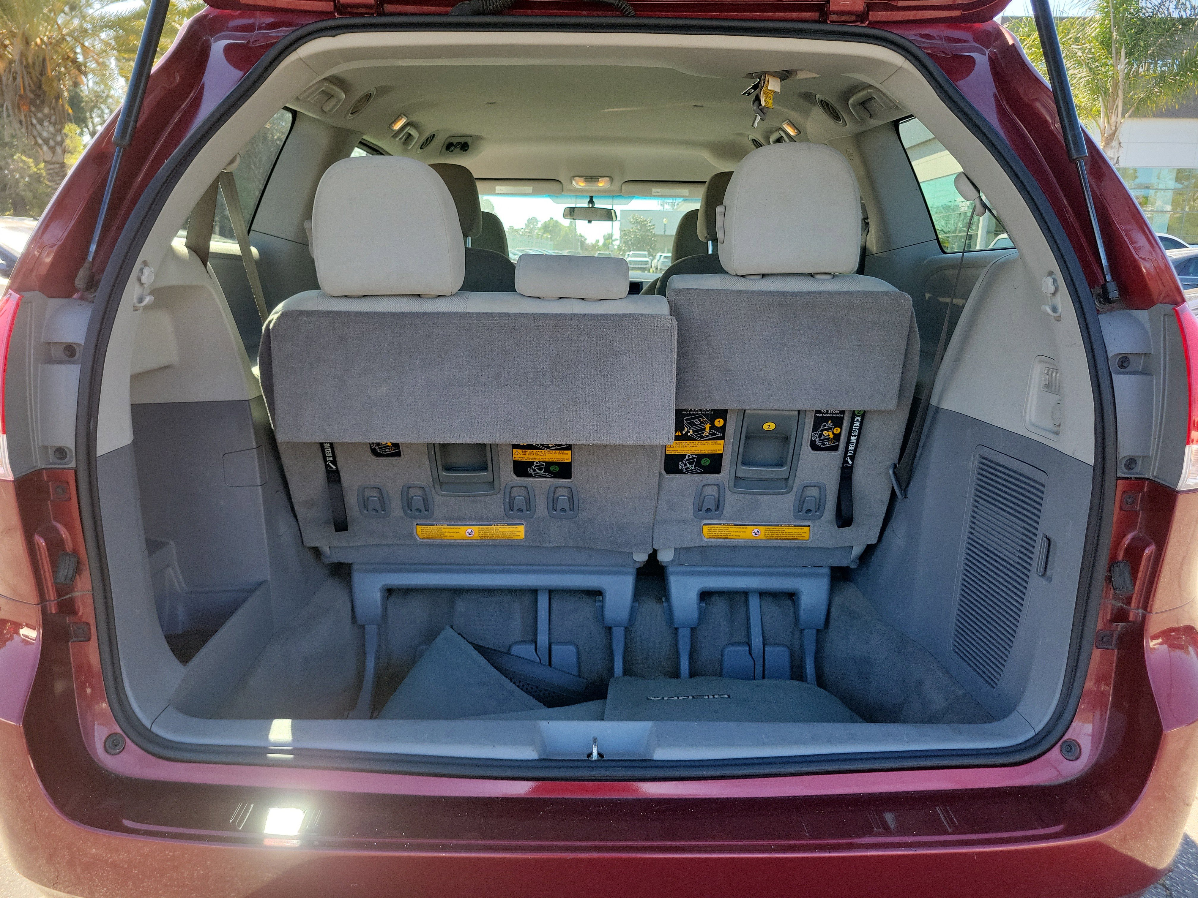 Used 2013 Toyota Sienna L w/ Towing Pkg image 24