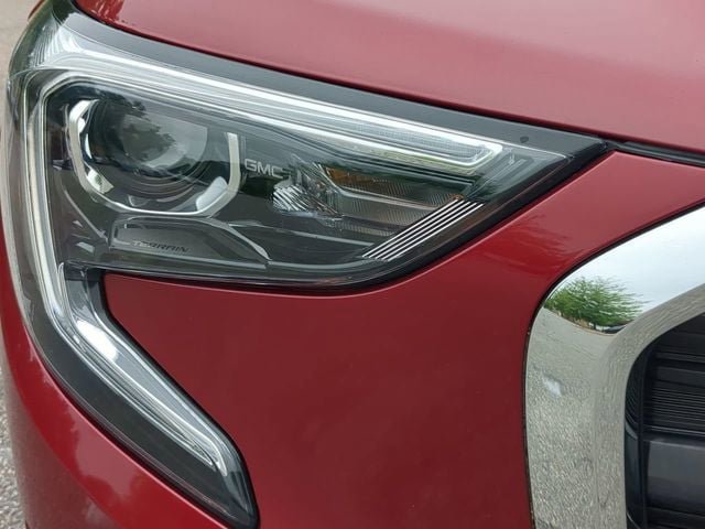 Used 2020 GMC Terrain SLE w/ Driver Convenience Package FWD image 9