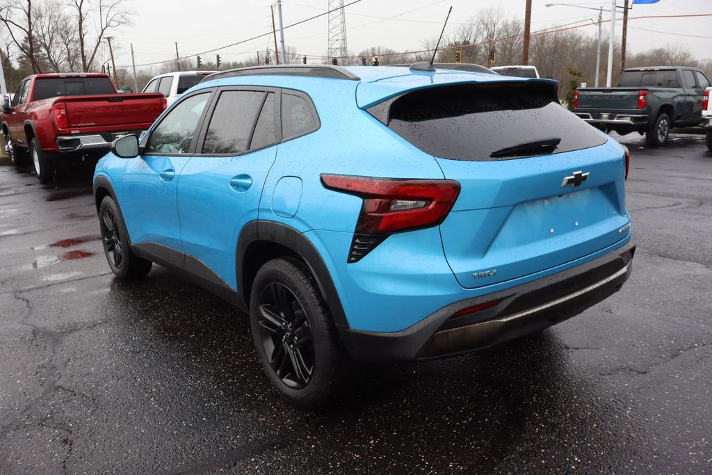 Used 2025 Chevrolet Trax ACTIV w/ Driver Confidence Package image 3