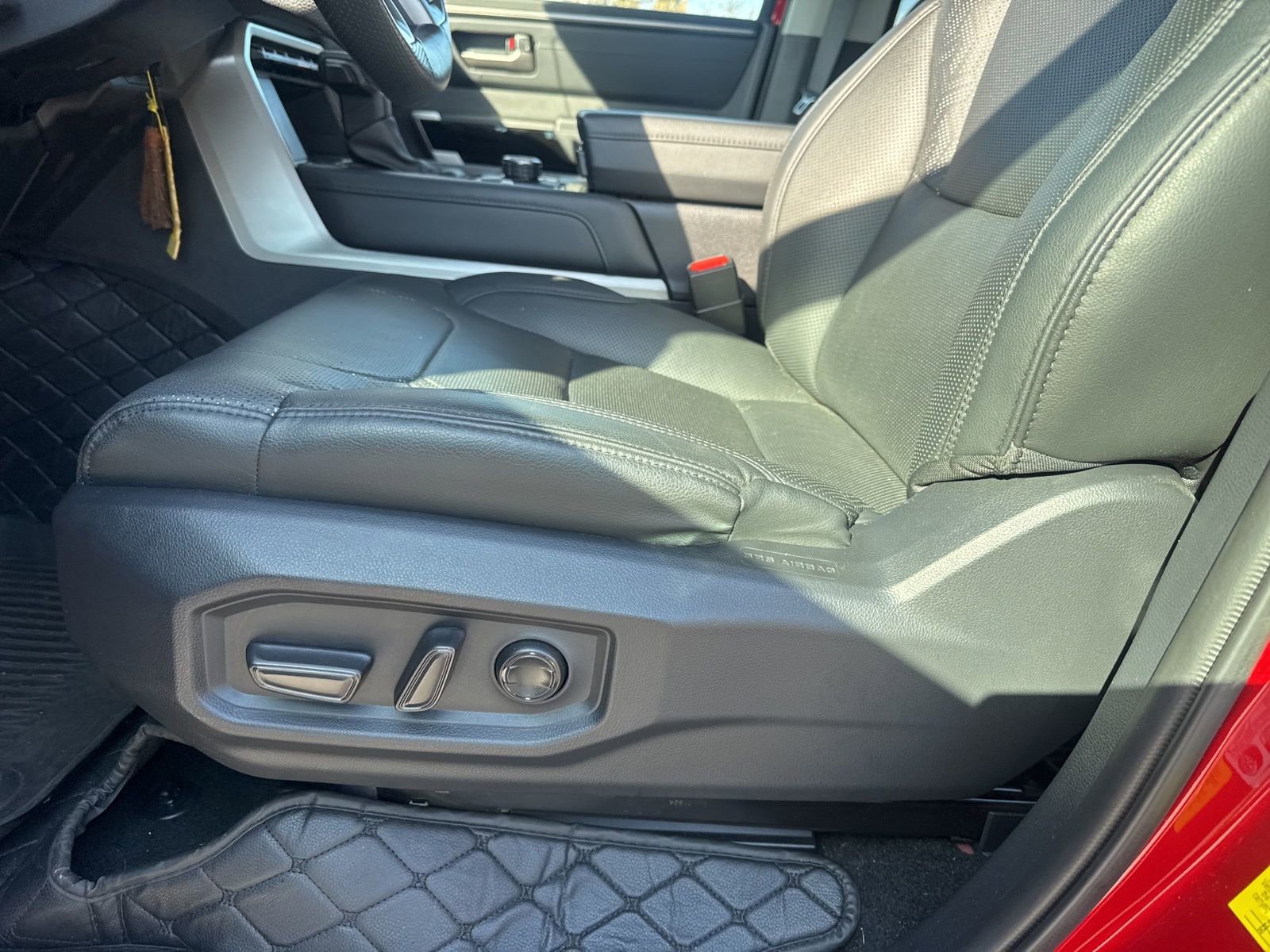 Used 2024 Toyota Tundra Limited w/ TRD Off-Road Package image 10