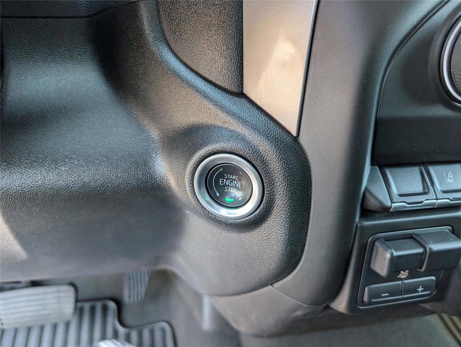 Used 2025 Chevrolet Silverado 2500 Custom w/ Custom Value Package image 21