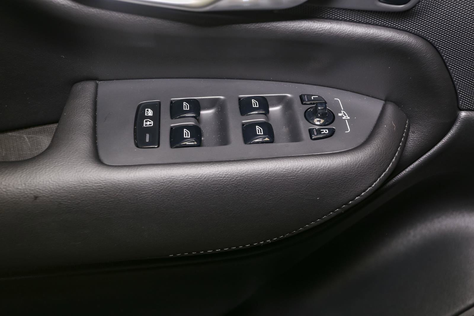 Used 2024 Volvo XC90 B5 Core w/ Climate Package image 41