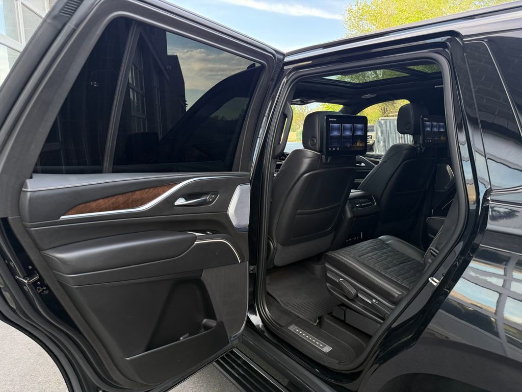 Used 2022 Cadillac Escalade Sport Platinum AWD/4WD image 27