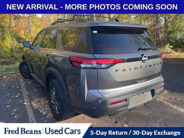 Used 2024 Nissan Pathfinder SV w/ Black Appearance Package AWD/4WD image 4