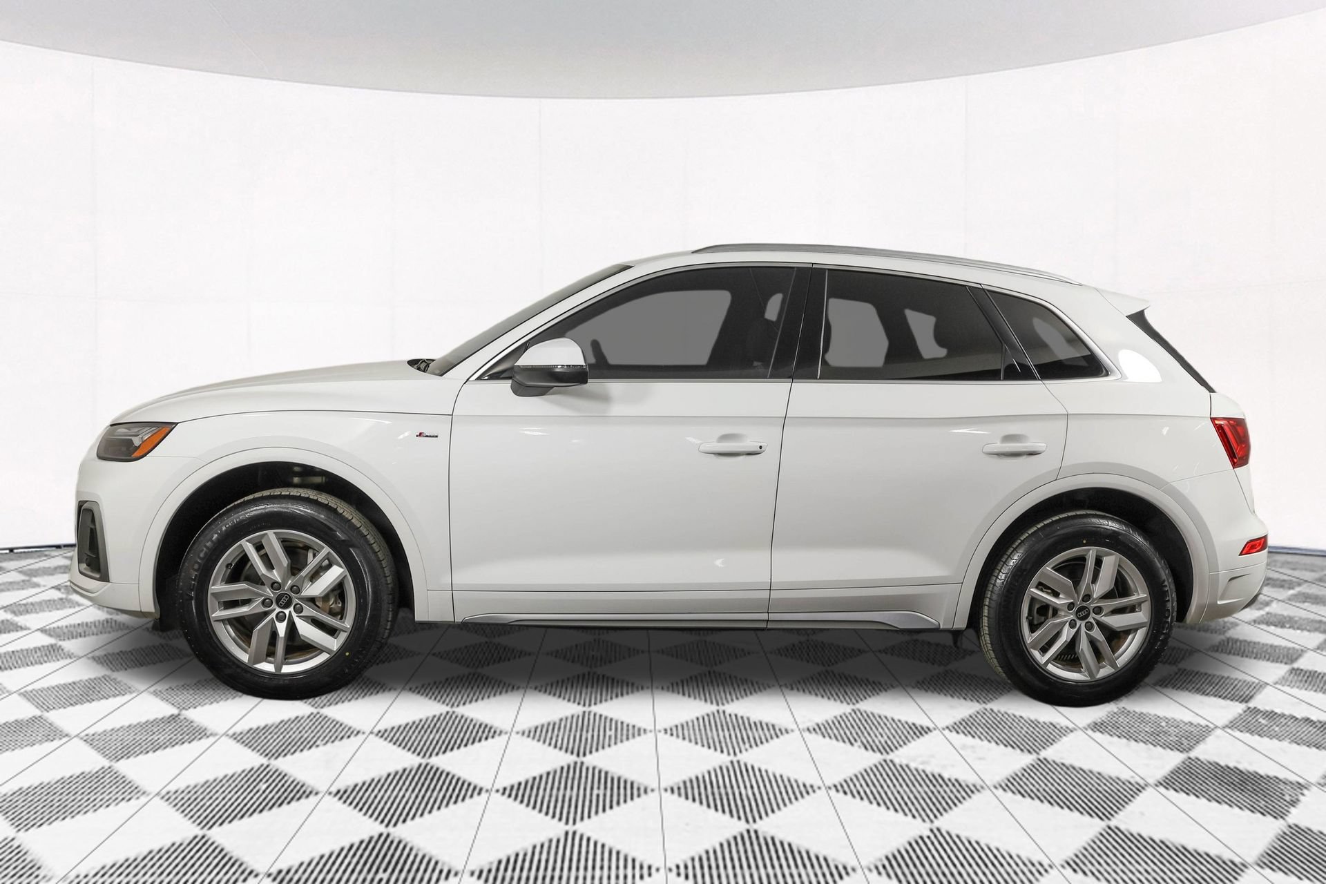 Used 2023 Audi Q5 2.0T Premium w/ Convenience Package AWD/4WD image 19