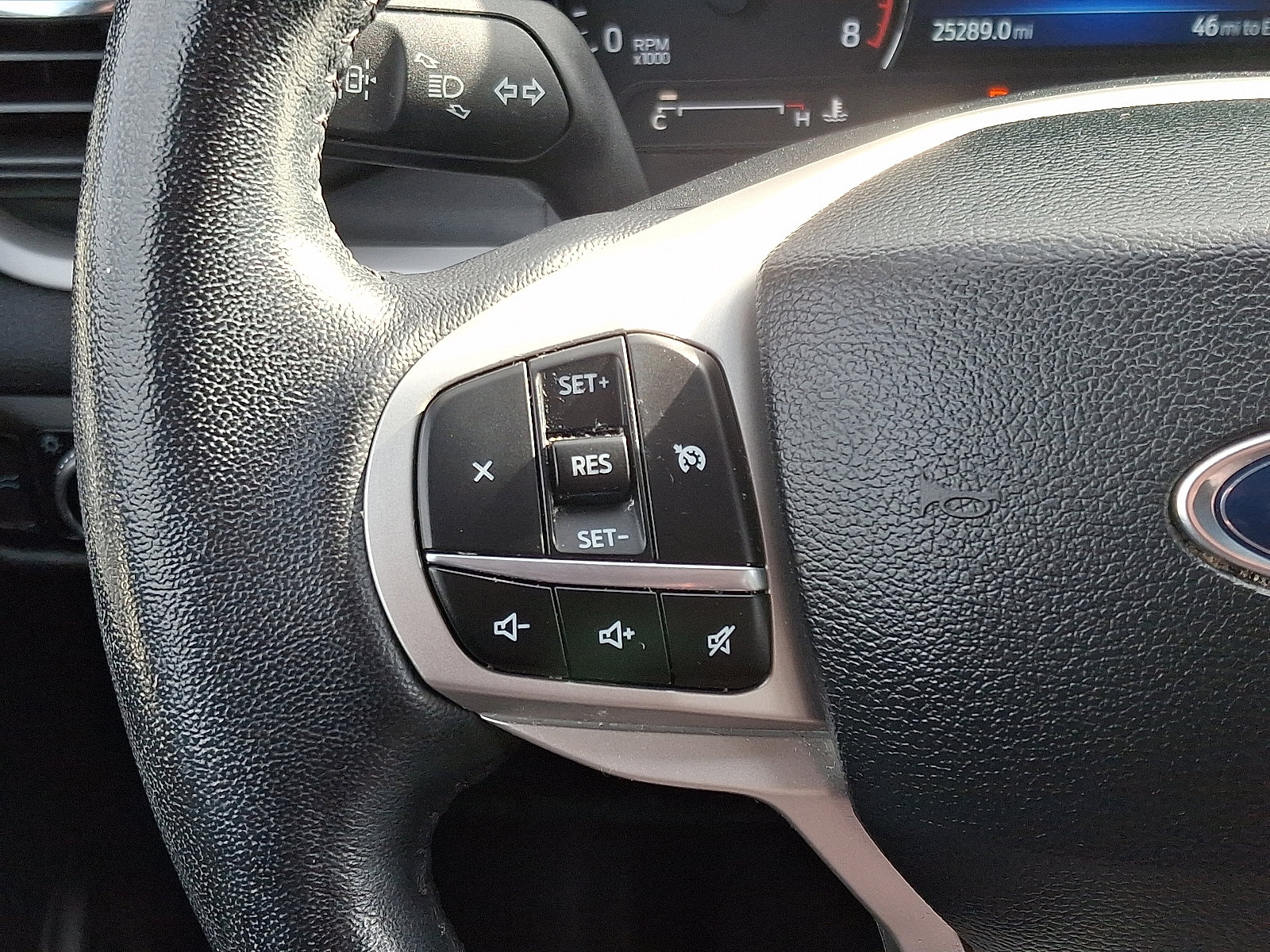 Used 2023 Ford Explorer XLT image 22