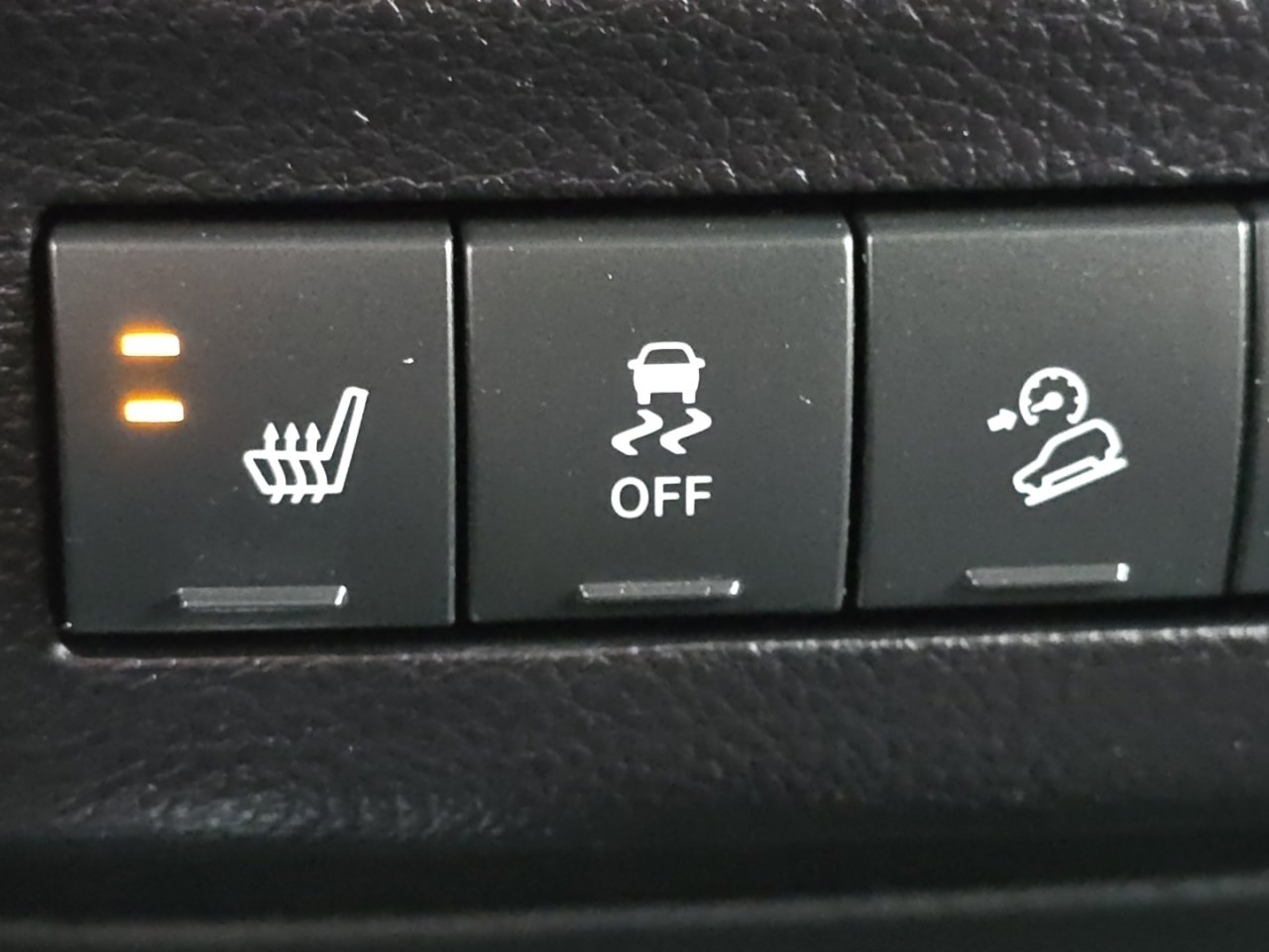 Used 2016 Jeep Wrangler Unlimited Sahara w/ Dual Top Group image 4