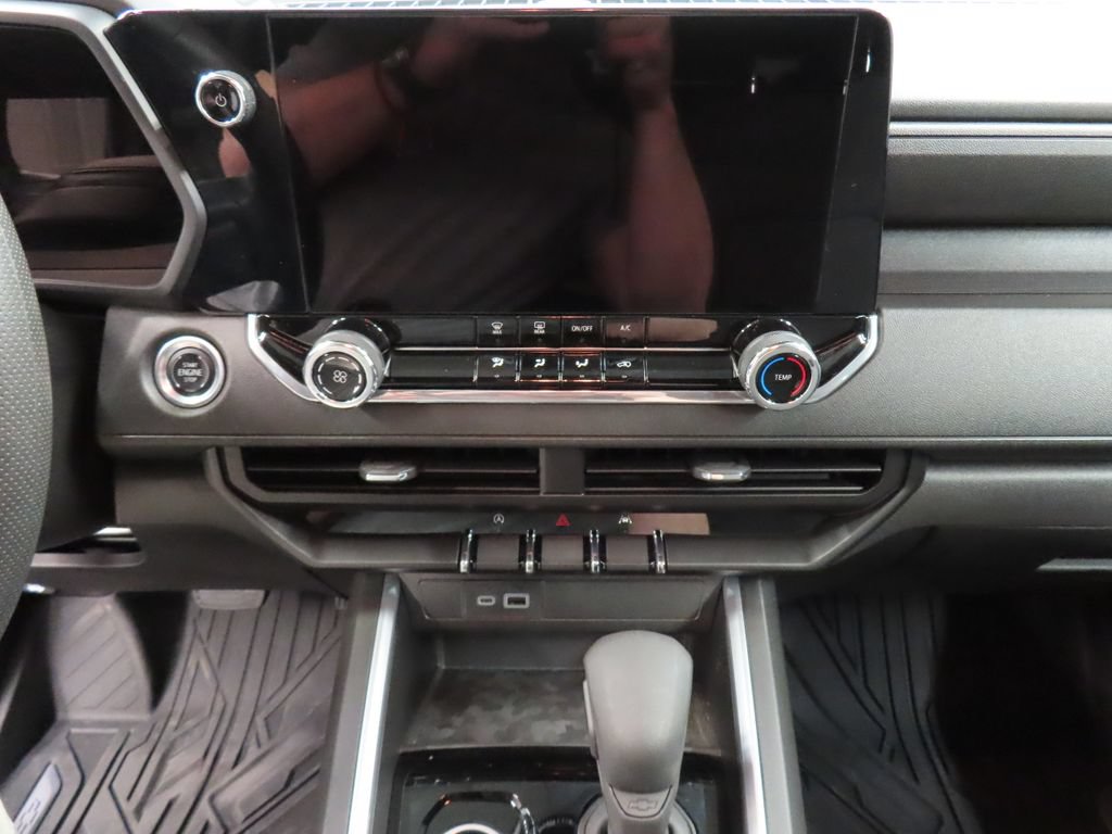 Used 2024 Chevrolet Colorado Trail Boss w/ Advanced Trailering Package AWD/4WD image 19