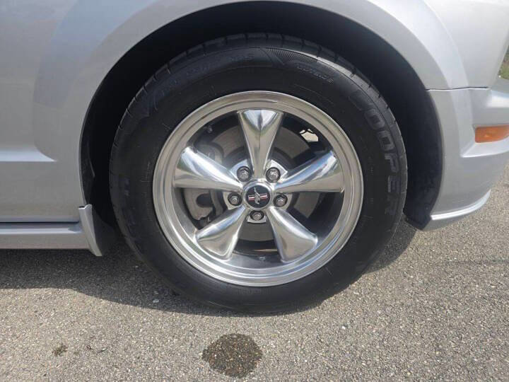 Used 2006 Ford Mustang GT Premium image 26