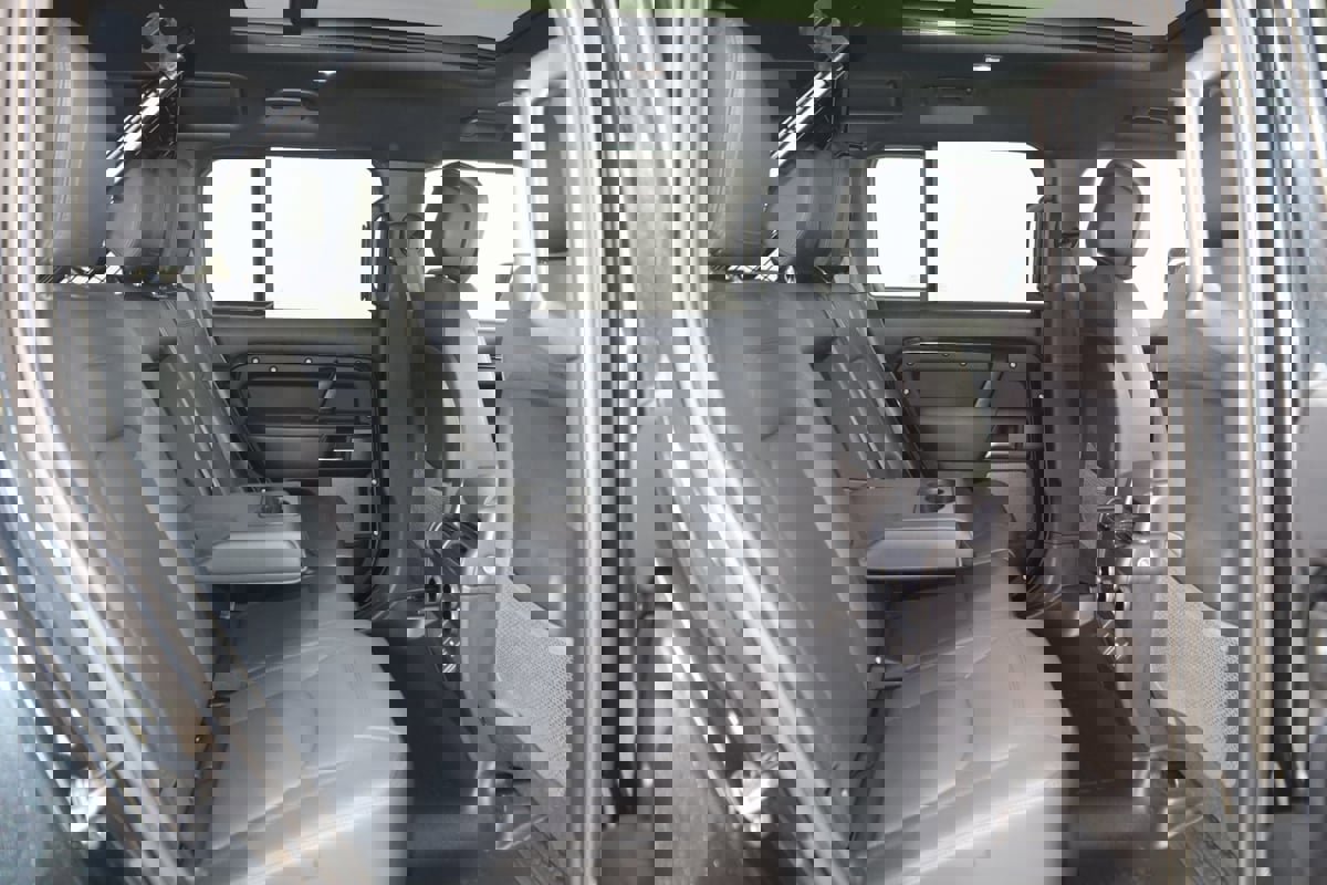 Used 2023 Land Rover Defender 110 V8 image 14