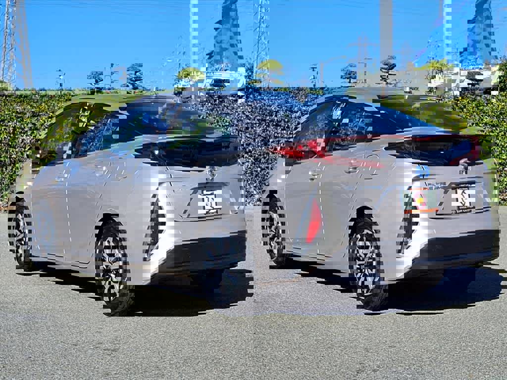 Used 2018 Toyota Prius Prime Plus image 4