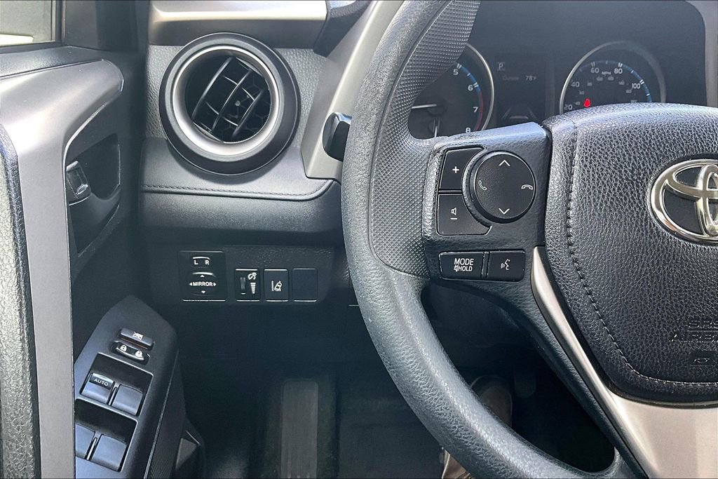 Used 2018 Toyota RAV4 LE image 26
